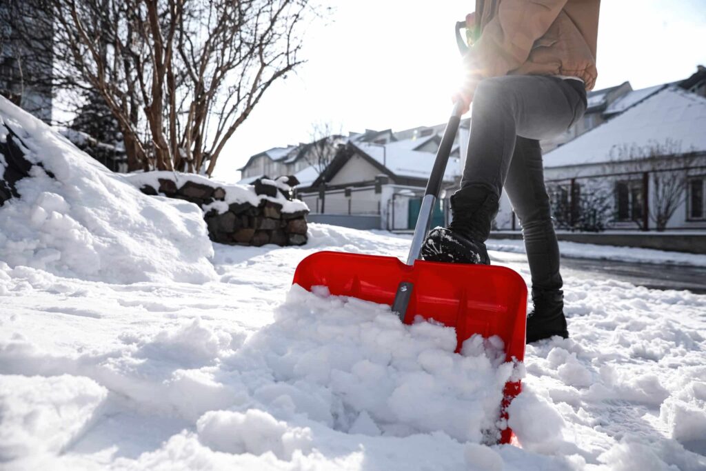 5 Tips to Avoid Pain After Shoveling