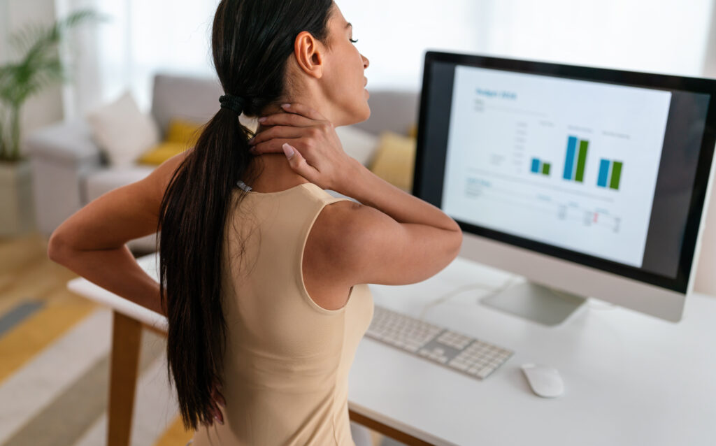 Neck Pain When Turning Head: Causes and Self-Care